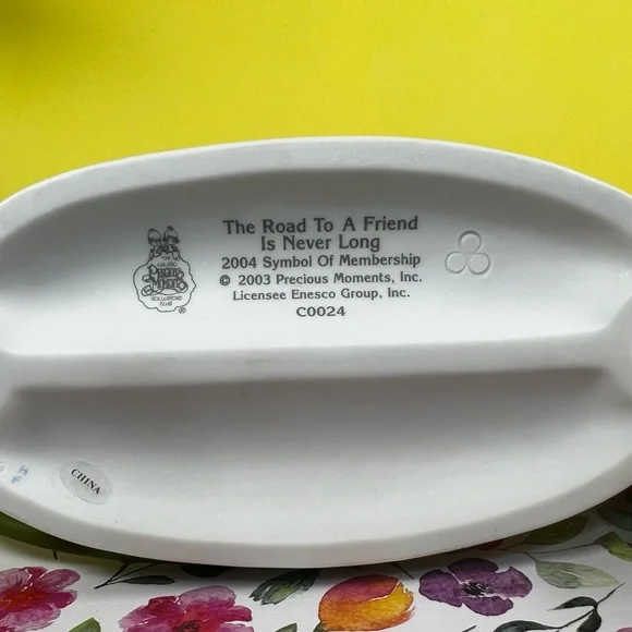 🛑SOLD🛑 PRECIOUS MOMENTS “The Road To A Friend Is Never Long” Figurine C0024 - Picture 9 of 17